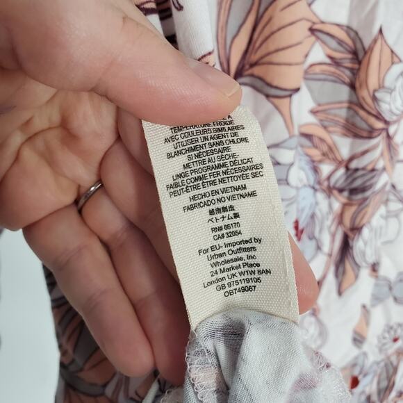 Free People White Floral Button Down Tie Sleeve Keepin On Blouse S - Picture 8 of 9